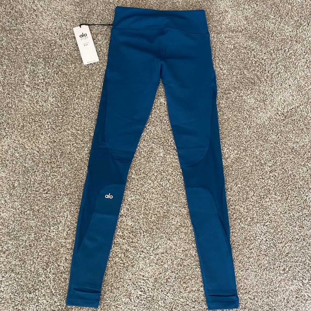 ALO Yoga Coast Leggings in Blue with mesh detail  and stirrup detail XS